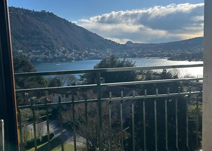 The View - Spacious Modern * 科莫